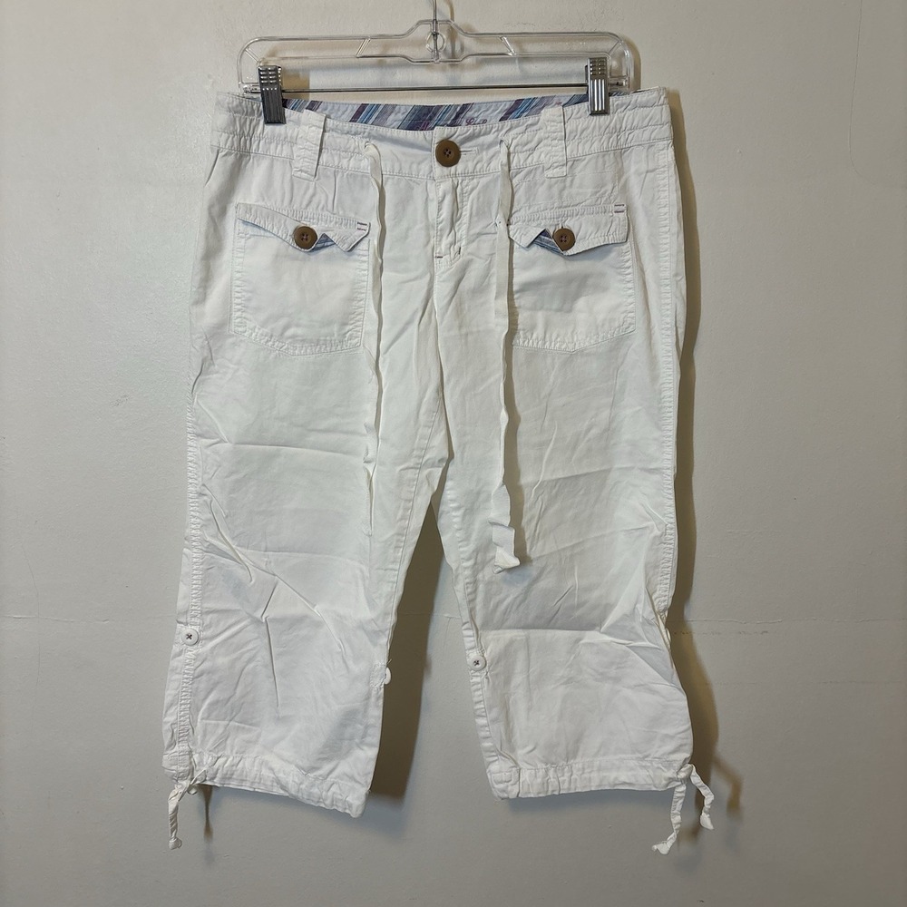 American Eagle Y2K Women's Low Rise Bermuda Cargo Shorts White 8 Streetwear